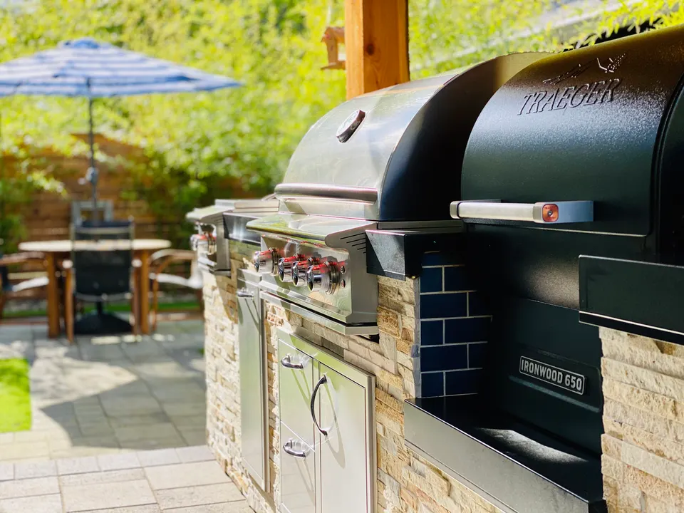 Backyard with outdoor kitchen: after
