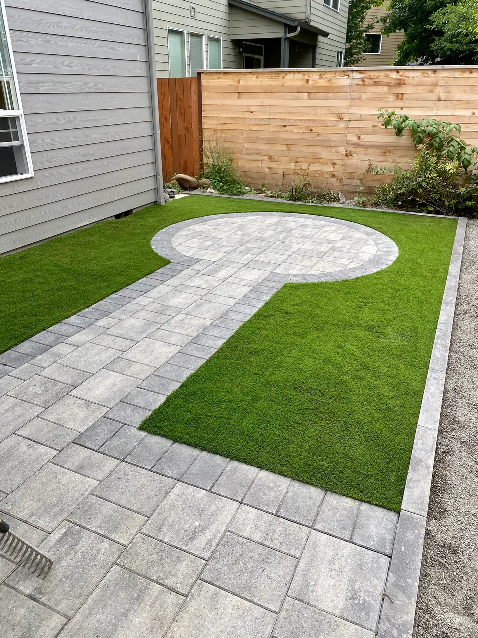 Backyard with outdoor kitchen: after